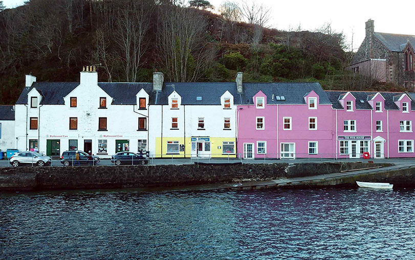 Sea Breezes restaurant in Portree is located on Portree Pier with greats sea views and WIFI