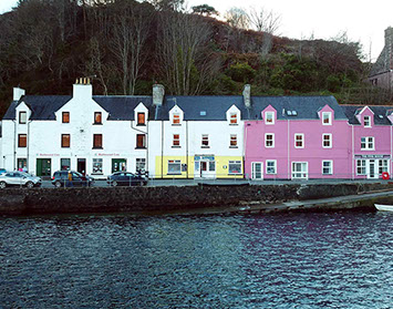 Sea Breezes restaurant in Portree is located on Portree Pier with greats sea views and WIFI